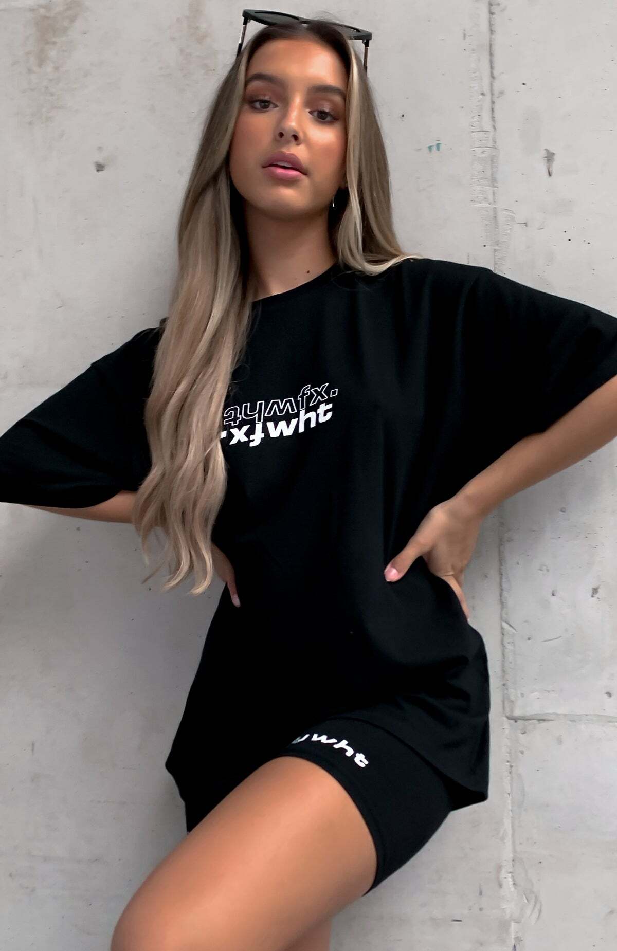 Catching Feelings Tee Black