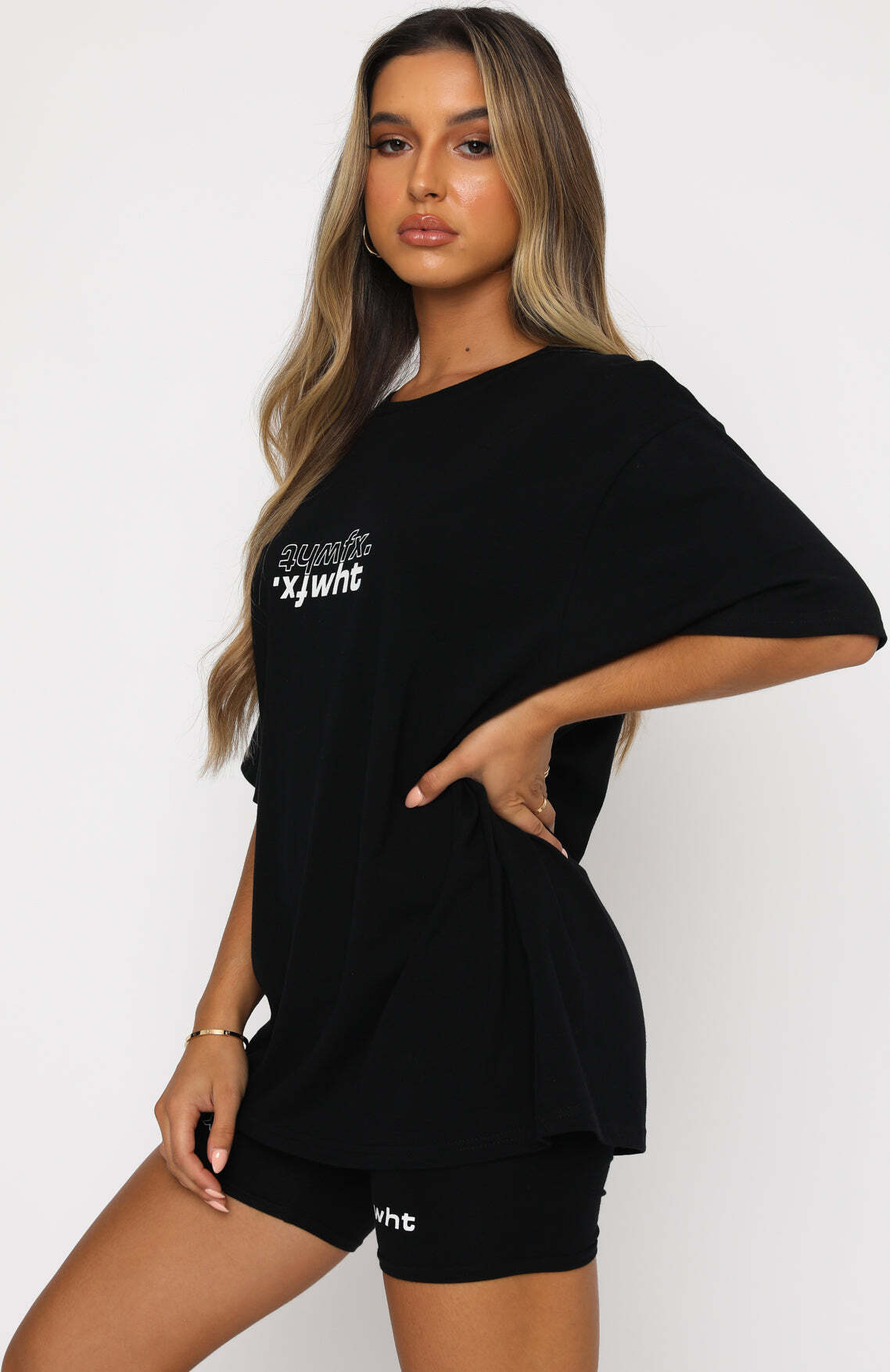 Catching Feelings Tee Black